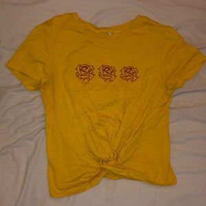 short sleeved yellow knot t-shirt